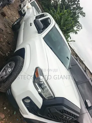 Toyota Tacoma 2017 White