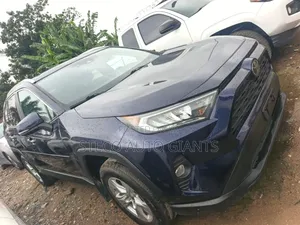 Toyota RAV4 2020 Blue