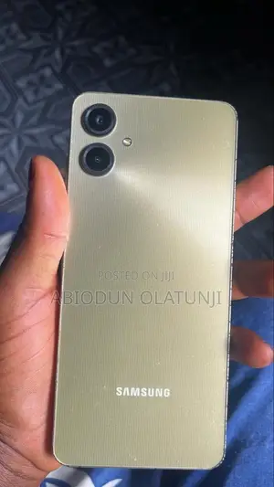 Samsung Galaxy A06 128 GB Gold