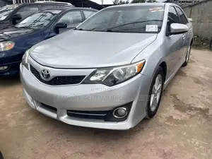 Toyota Camry SE 4dr Sedan (2.5L 4cyl 6A) 2012 Silver