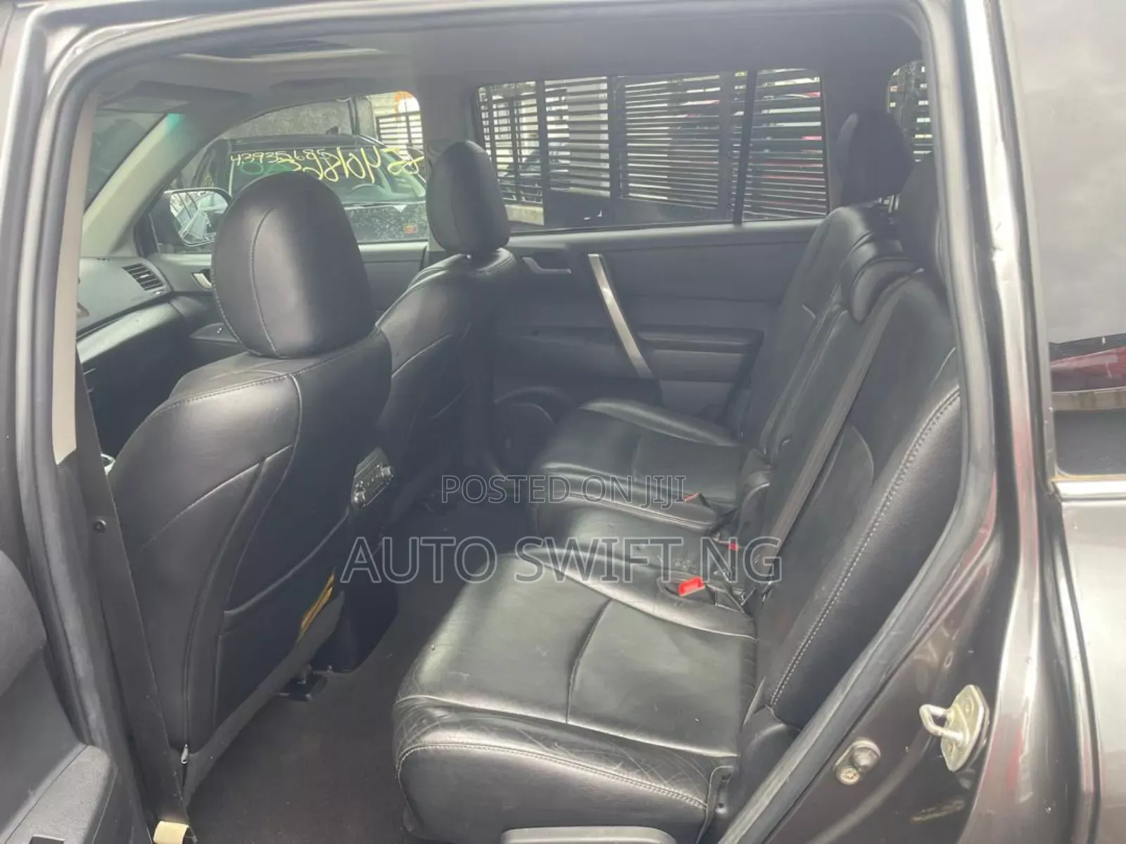 Toyota Highlander SE 2012 Gray