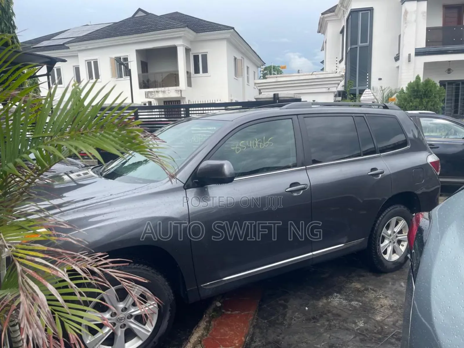 Toyota Highlander SE 2012 Gray