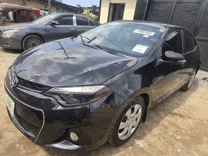Toyota Corolla S 4dr Sedan (1.8L 4cyl CVT) 2016 Black