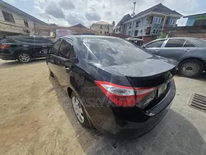 Toyota Corolla S 4dr Sedan (1.8L 4cyl CVT) 2016 Black