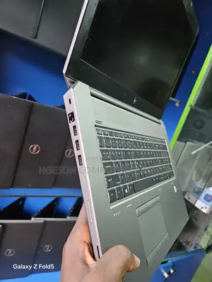 Laptop HP ZBook 17 G6 16GB Intel Core i7 SSD 512GB