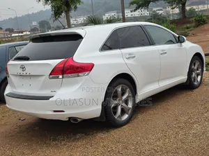 Toyota Venza XLE 2010 White