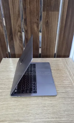 Laptop Apple MacBook Pro 2017 8GB Intel Core i5 SSD 512GB