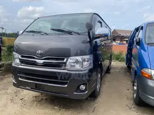 Toyota HiAce 2011 Black