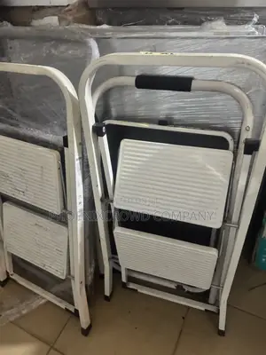 Ladders/Adjustable Steps