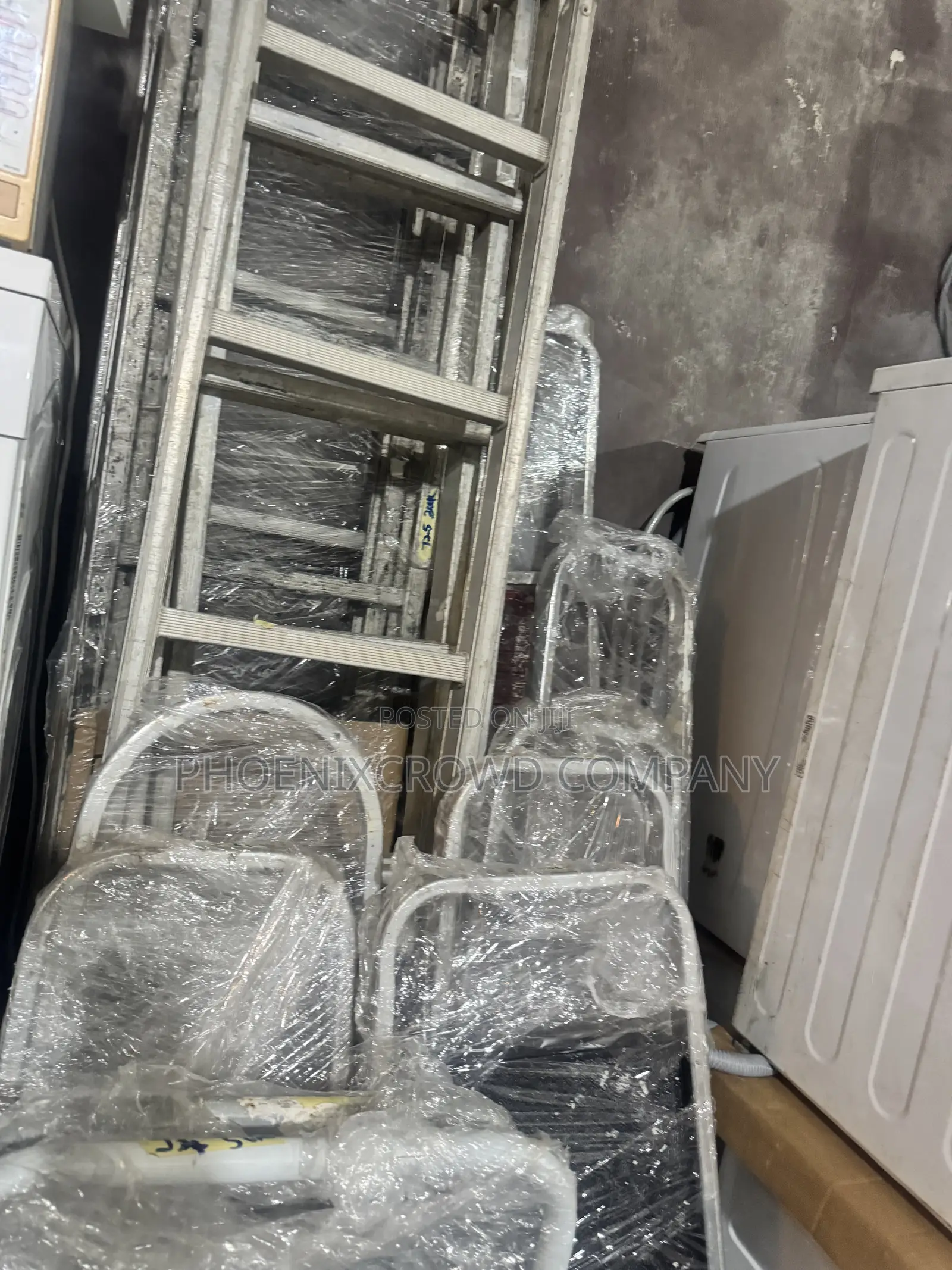 Ladders/Adjustable Steps