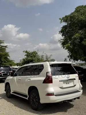 Lexus GX 460 AWD 2022 White