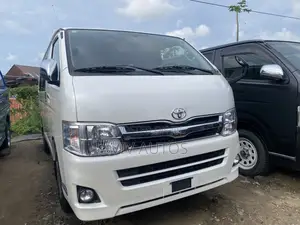Toyota HiAce 2012 White