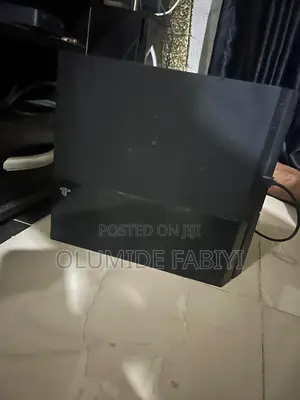 Ps4 With Pad and Games