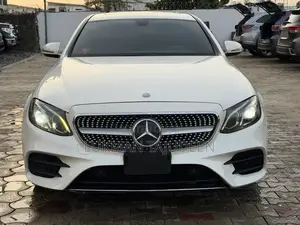 Mercedes-Benz C300 Luxury 4matic Sedan AWD (2.0L 4cyl 7A) 2017 White