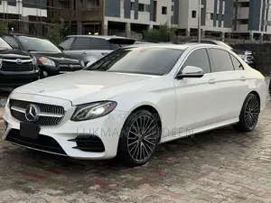 Mercedes-Benz C300 Luxury 4matic Sedan AWD (2.0L 4cyl 7A) 2017 White