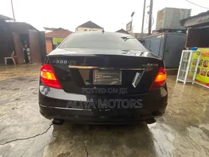 Mercedes-Benz C300 2011 Black