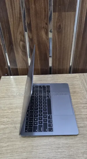 Laptop Apple MacBook 2019 8GB Intel Core i5 SSD 128GB