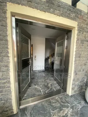 4bdrm Penthouse in Ikate-Lekki for rent