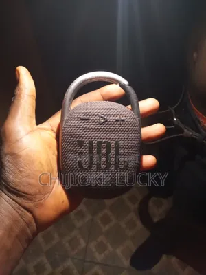 JBL Clip 4