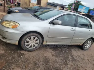 Toyota Corolla Sedan Automatic 2004 Silver