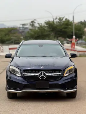 Mercedes-Benz GLA 250 2019 Blue
