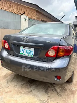 Toyota Corolla 2010 Gray