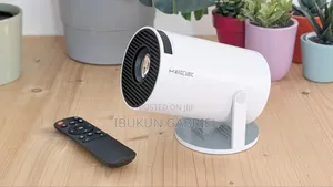 Magcubic Projector With Stand and Remote
