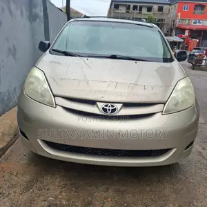 Toyota Sienna CE FWD 2006 Gold