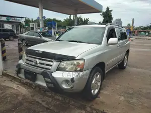 Toyota Highlander 2004 Silver