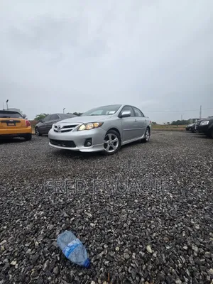 Toyota Corolla S 4dr Sedan (1.8L 4cyl 4A) 2013 Silver