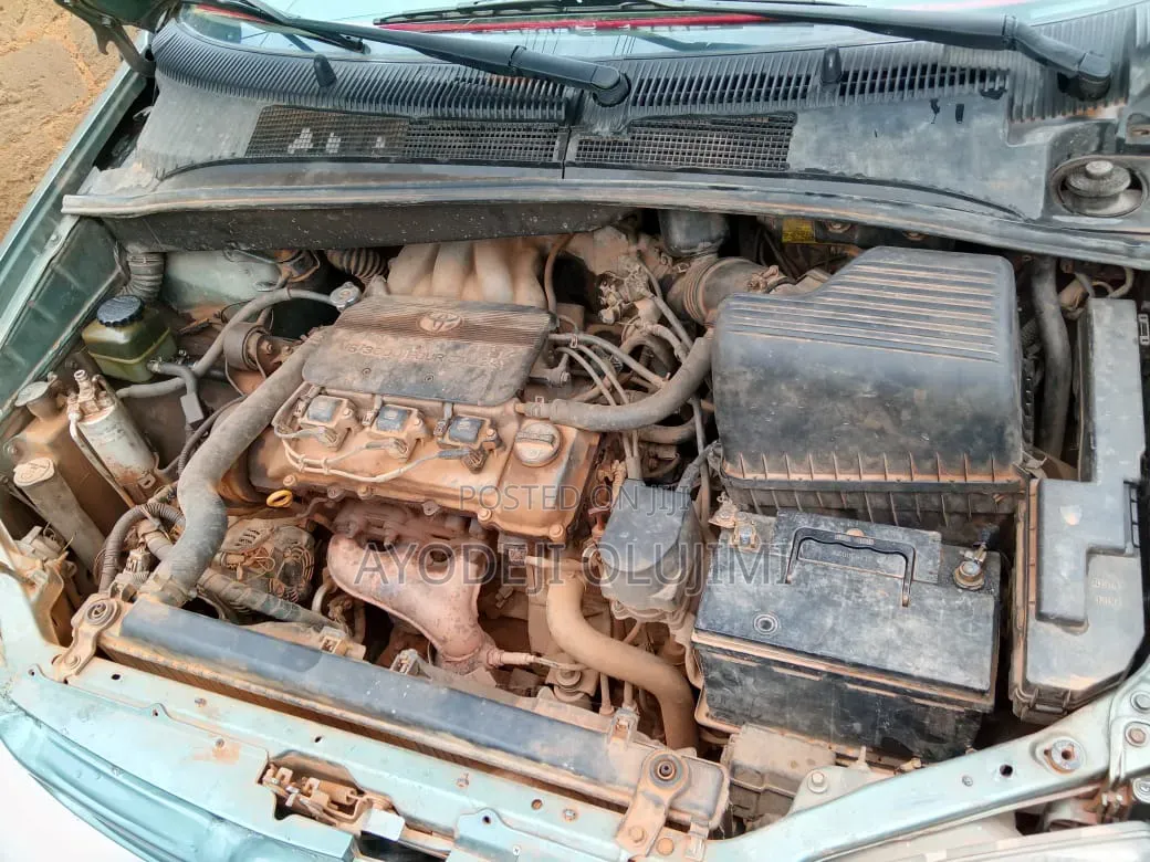Toyota Sienna 1999 Silver