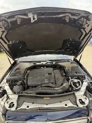 Mercedes-Benz E350 2020 Blue