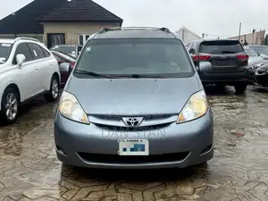 Toyota Sienna 2008 Blue
