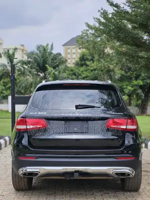 Mercedes-Benz GLC-Class 2016 Blue