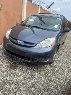 Toyota Sienna 2006 Blue