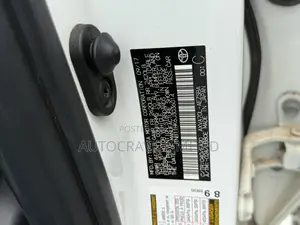 Toyota Camry SE FWD (2.5L 4cyl 8AM) 2018 White