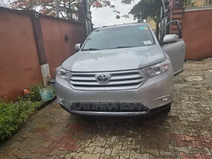 Toyota Highlander Limited 2012 Silver