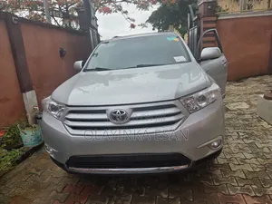 Toyota Highlander Limited 2012 Silver