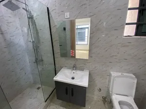 3bdrm Apartment in Adeola Odeku for rent