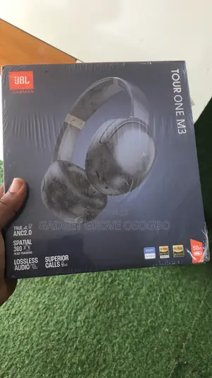 JBL Tour One M3