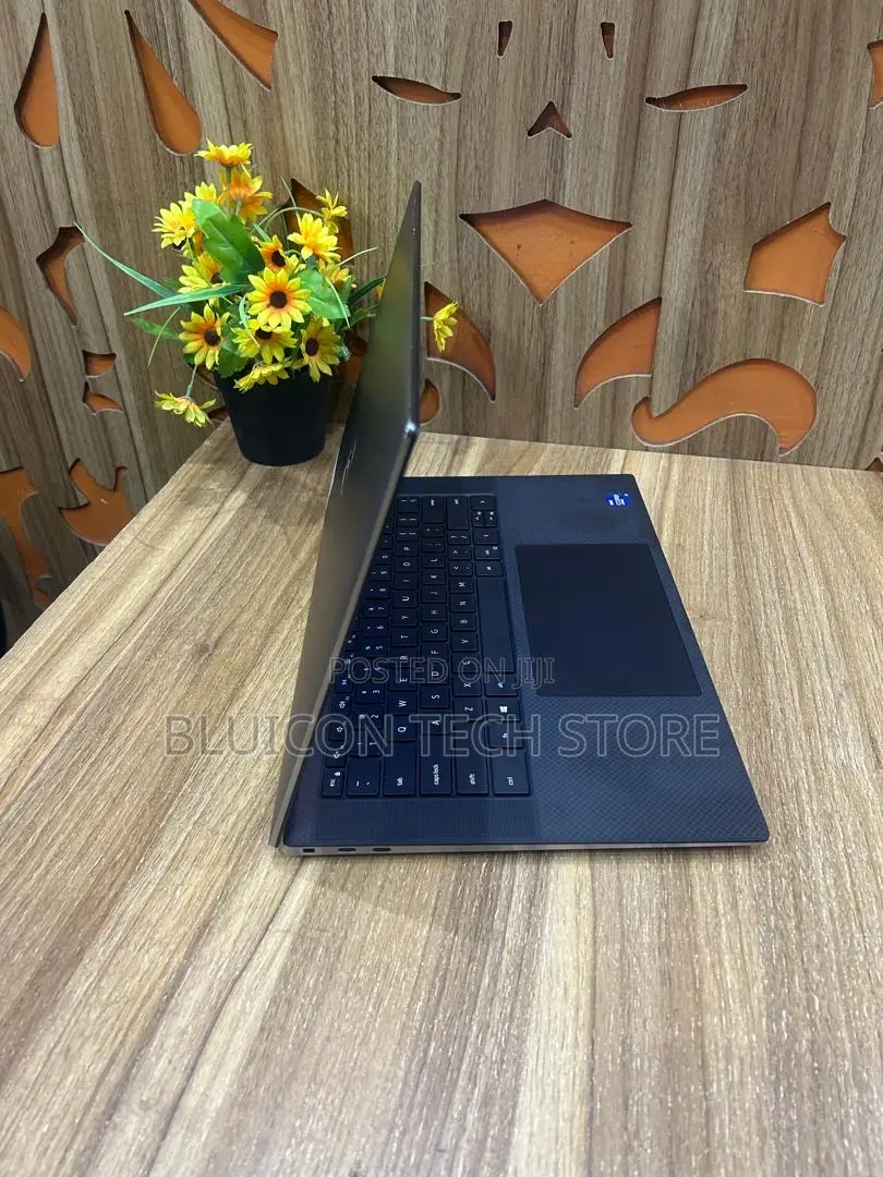 Laptop Dell Precision 5560 16GB Intel Core i7 SSD 512GB