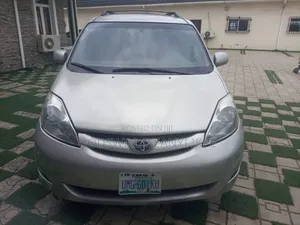 Toyota Sienna XLE FWD 2006 Silver