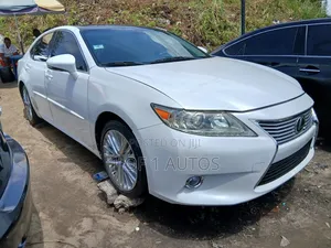 Lexus ES 350 FWD 2013 White