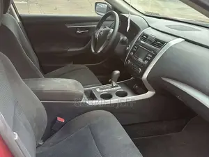 Nissan Altima 2015 Red