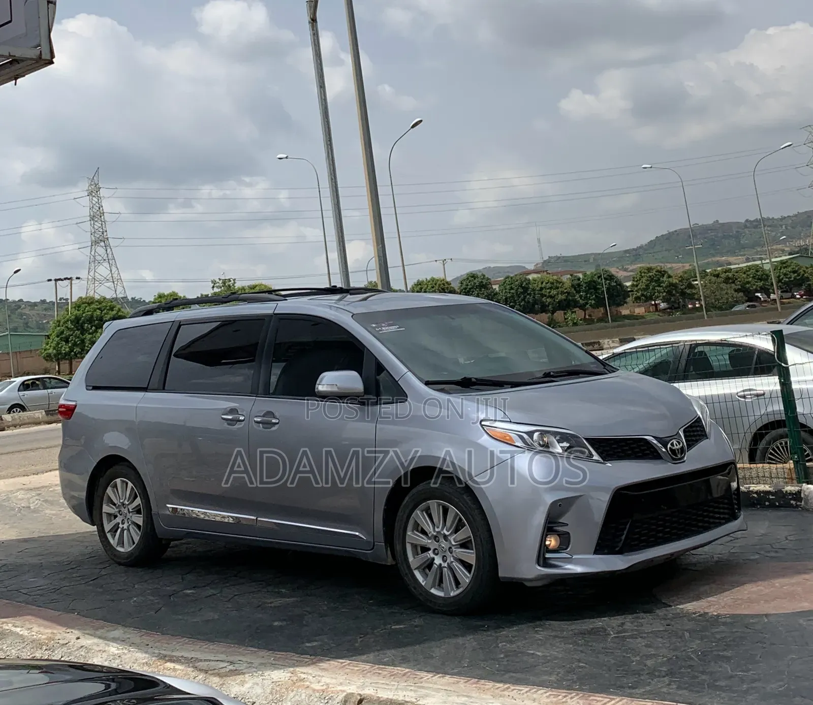 Toyota Sienna 2017 Silver