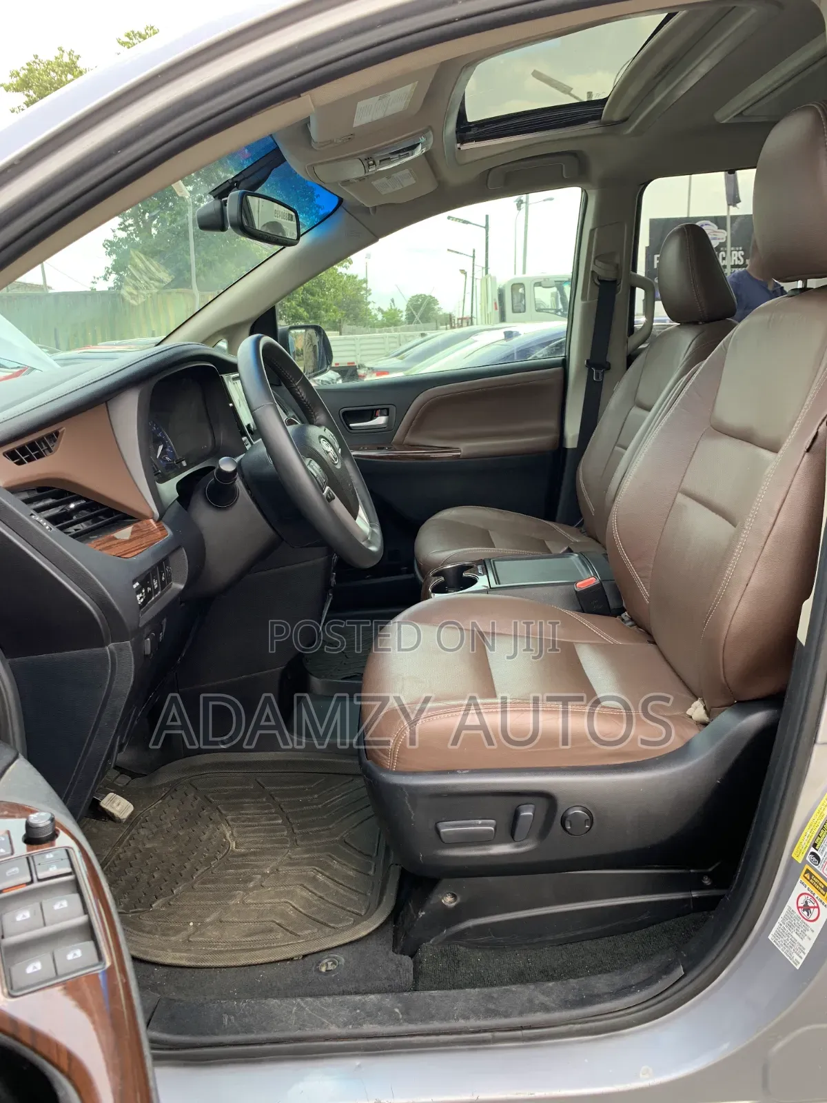 Toyota Sienna 2017 Silver