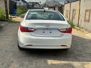 Hyundai Sonata Limited Sedan FWD (2.4L 4cyl 6A) 2012 White