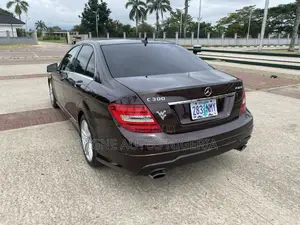 Mercedes-Benz C300 Sport 4Matic Sedan AWD (3.0L 6cyl 7A) 2012 Maroon