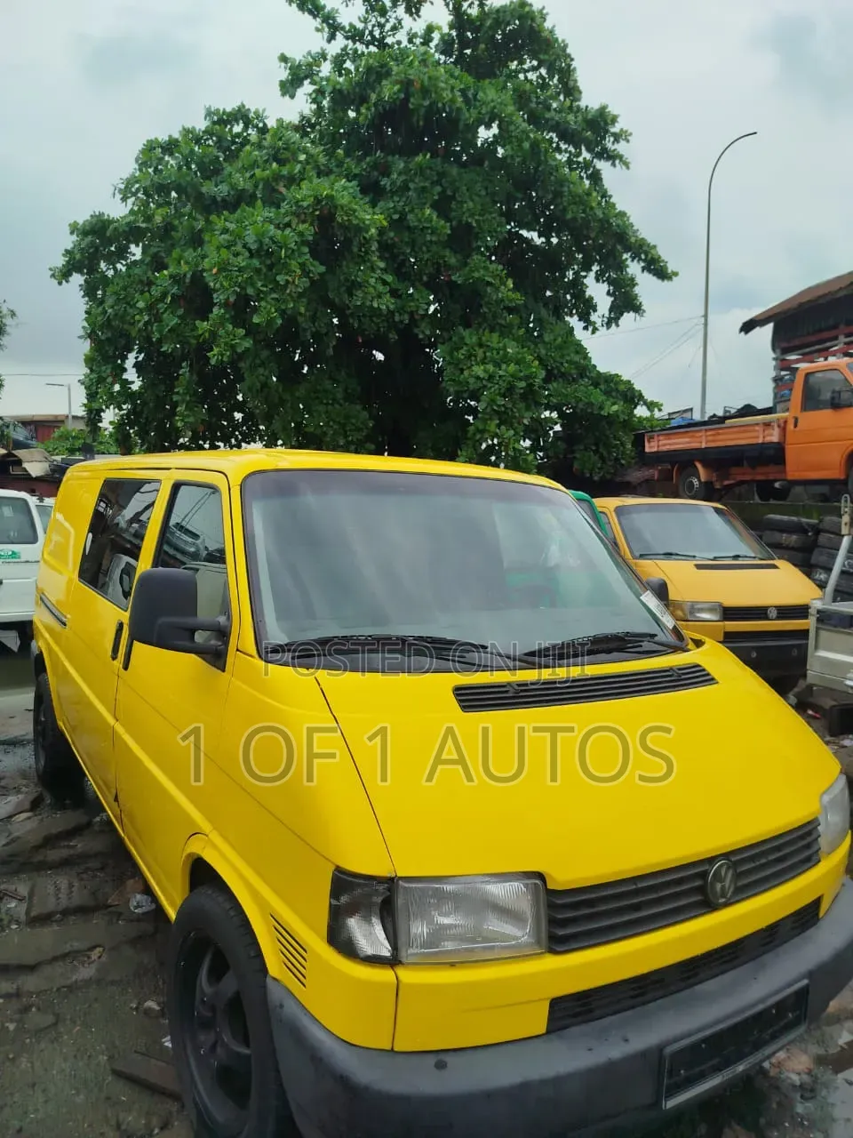 Volkswagen Transporter 2005 Yellow