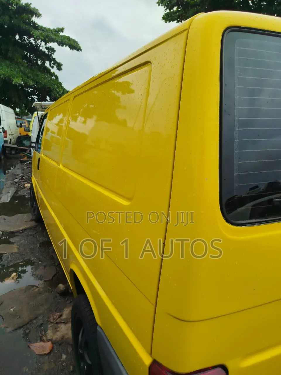 Volkswagen Transporter 2005 Yellow